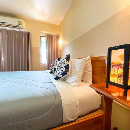 Funky Monkey Cnx - Guesthouse Chiang Mai Zewnętrze zdjęcie