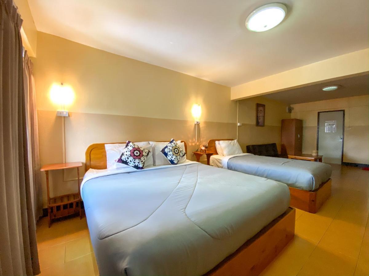 Funky Monkey Cnx - Guesthouse Chiang Mai Zewnętrze zdjęcie