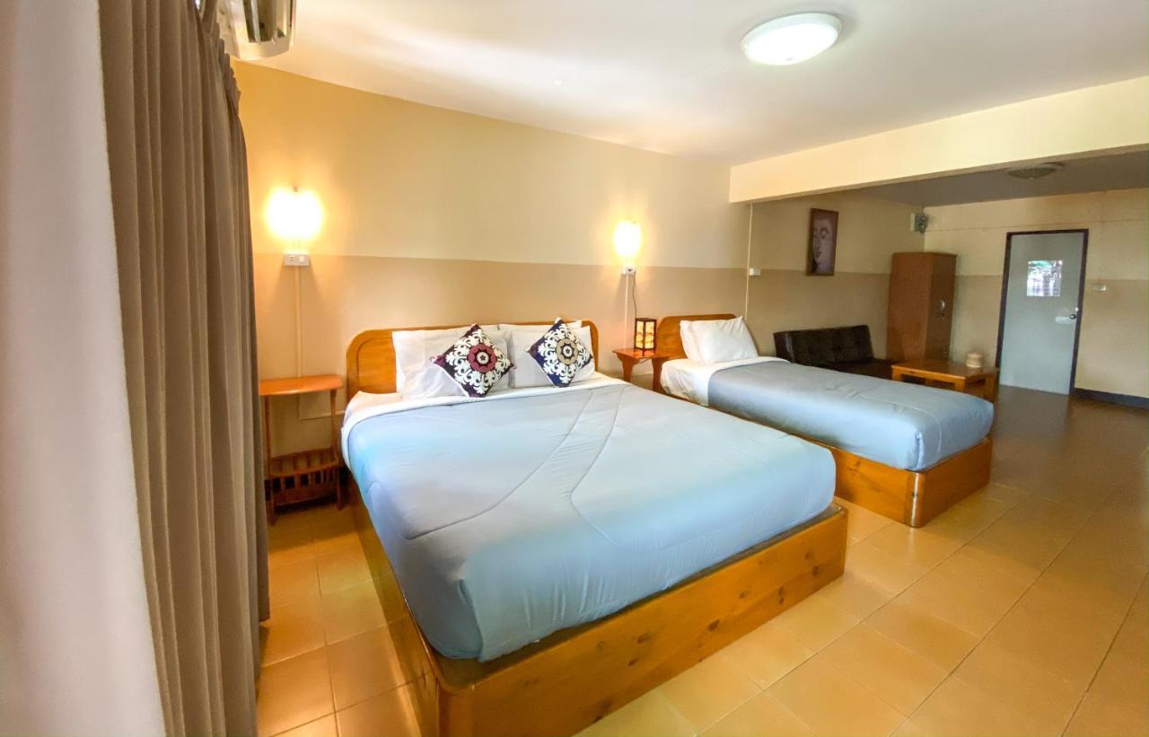 Funky Monkey Cnx - Guesthouse Chiang Mai Zewnętrze zdjęcie