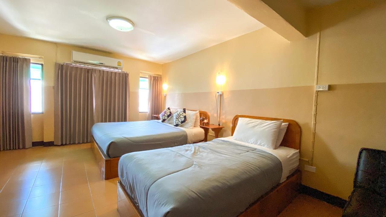 Funky Monkey Cnx - Guesthouse Chiang Mai Zewnętrze zdjęcie