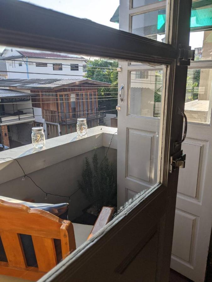 Funky Monkey Cnx - Guesthouse Chiang Mai Zewnętrze zdjęcie